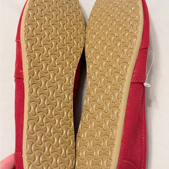 TOMS Women's Classic Red Canvas Flats - Picture 6 of 6